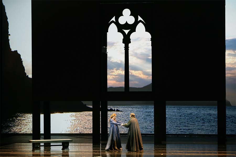 Successo per il Simon Boccanegra con la regia di Andrea De Rosa  per la prima volta in forma scenica al Mariinsky nell'ambito di un festival dedicato a Verdi
